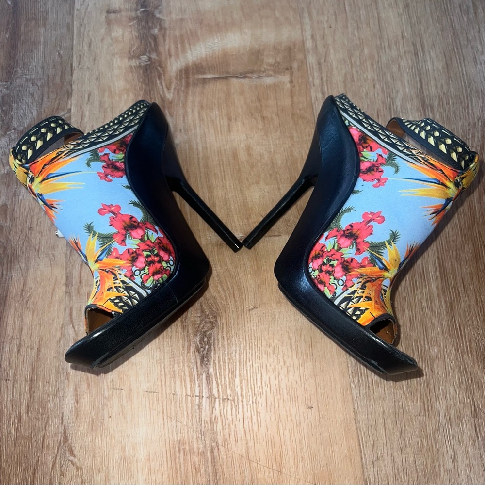GIVENCHY Birds of Paradise Silk & Leather Stilletos - Picture 3 of 6